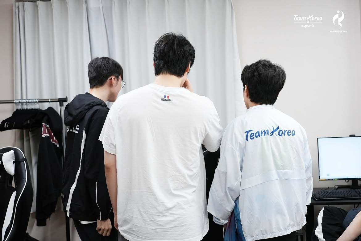 #guria[超话]# 
【261001 teamkorea_esports_official IG】
来自9月30日的亚运训练日常😼🐶
(小狗的头发越来越长了🧑🏻某人的肚子请收一下…🍊) ​
