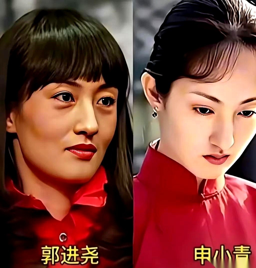 翻开老剧《大宅门》，镜头一扫过去，当年在墙根底下缩着脖子赔笑脸的龙套，如今亮出名字个个都能撑起一部大戏。
谁能想到，后来演活了曹操的于和伟，当年在这宅子里演白占安，两只手缩在长衫袖口里，为了分家那点银子眼珠子乱转，浑身上下只剩窝囊和精明。
演黄立的章申、演马立秋的申小青，换到今天的任何一个剧组里，露
