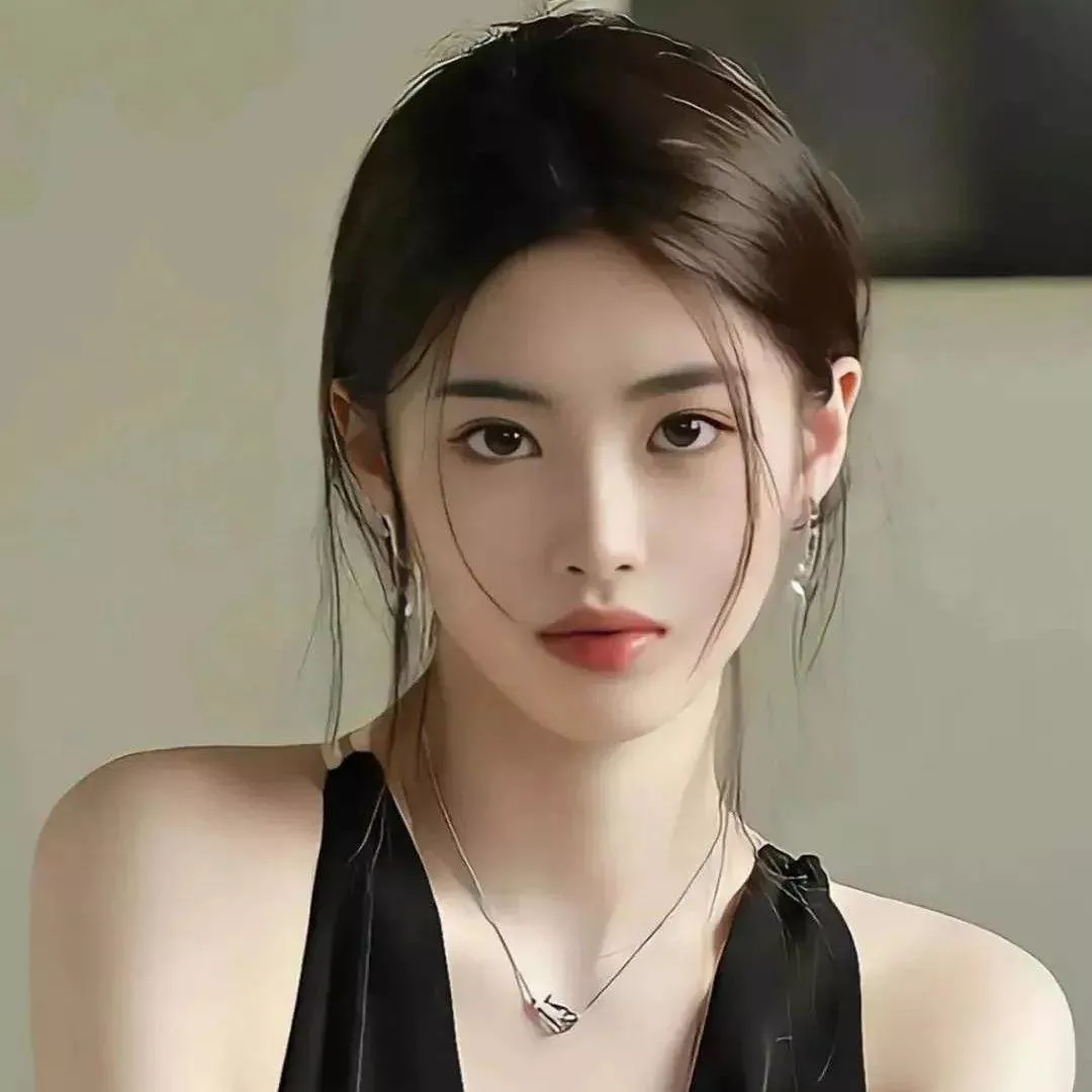 优雅黑丝吊带，性感又优雅，气质满分！