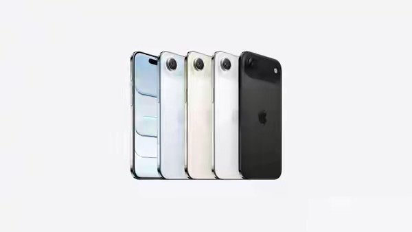 iPhone Air2的爆料看下来感觉变化挺大。以前轻薄款手机总要砍掉不少配置，这次不一样，芯片、内存、影像全都升级，还用上自研基带。屏幕灵动岛做了收窄，正面视觉观感更干净。轻薄机身加上全套硬件，这种机型拿在手里应该很舒服，就是不知道最终上手的实际体验怎么样。#数码资讯# ​