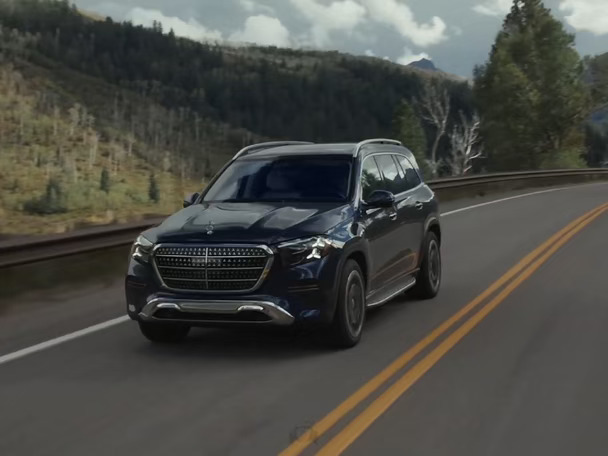 2027 款梅赛德斯-奔驰 GLS 450 4Matic（方钠石蓝金属漆）——行驶、内饰及外观展示 