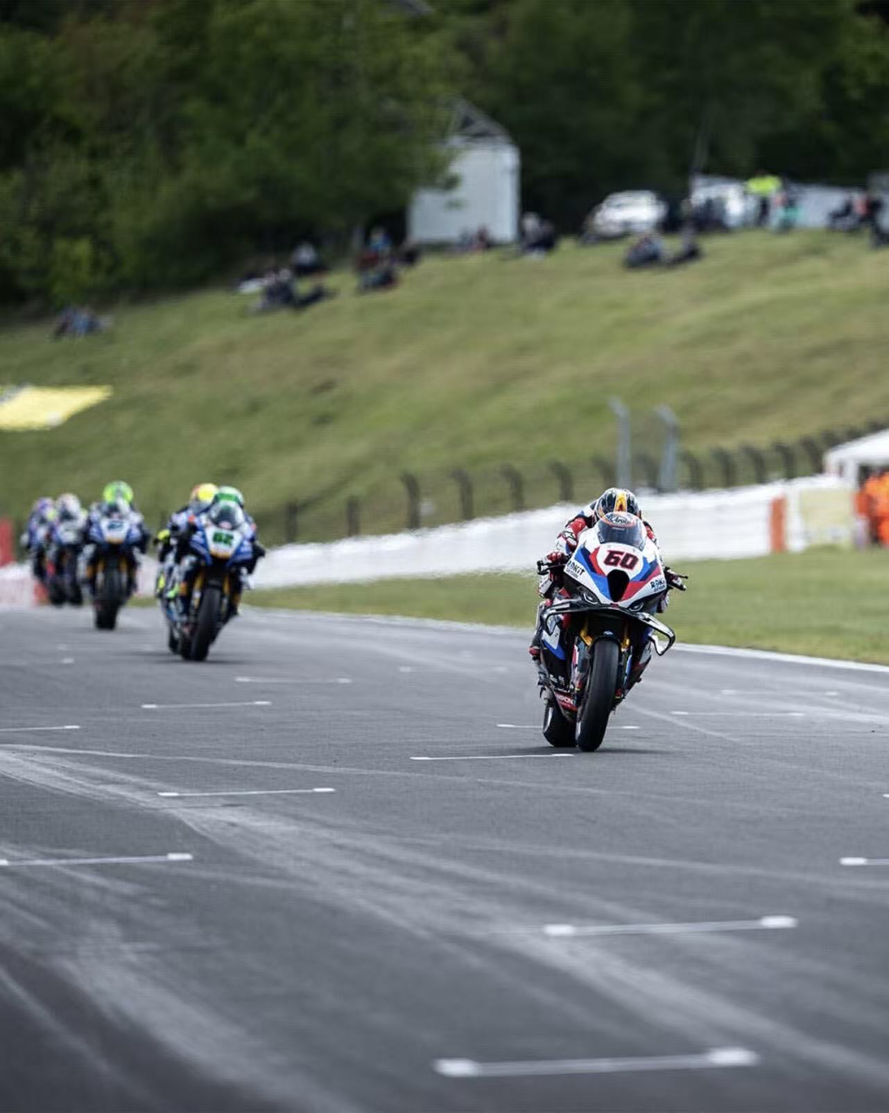 2026 WSBK法国站新规解读！两大赛事调整改写法国站竞技格局
2026赛季WSBK世界超级摩托车锦标赛出台多项针对性新规，而这些规则改动在法国马尼库尔赛道被无限放大，直接影响了本站所有车队的调校思路与比赛战术，成为本届WSBK法国站最大的隐性看点。相较于往年，本赛季赛事核心调整集中在轮胎使用规则
