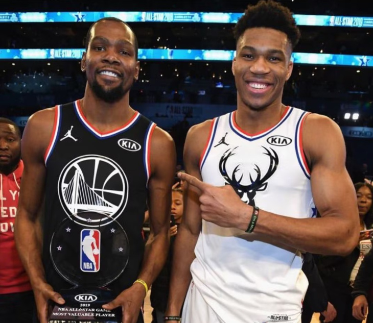 HG08体育解读：字母哥：杜兰特是NBA最难防守的球员 文班亚马比我大...