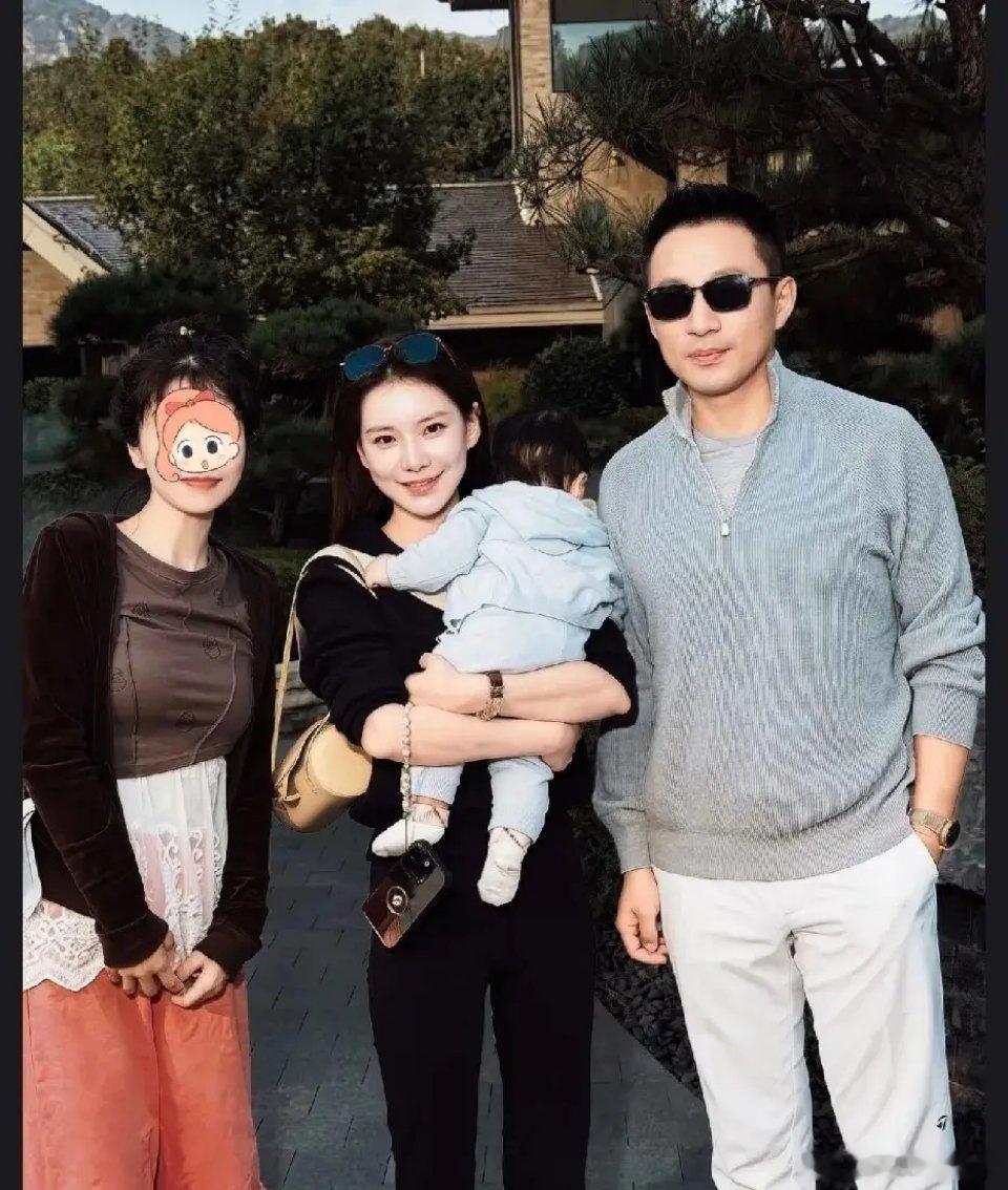 太甜了！汪小菲马筱梅红螺寺被偶遇，细节暴露真实婚姻状态 ​