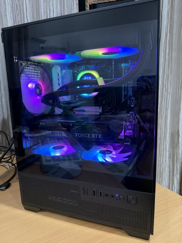 🇲🇾可爱黑色海景电脑Rtx 5060ti 8gb 4288