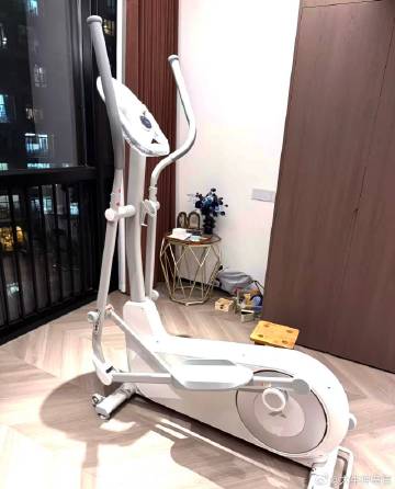 麦瑞克凌波 L7｜混动双驱 47cm 大步距，小户型也有商用级踩感<b...