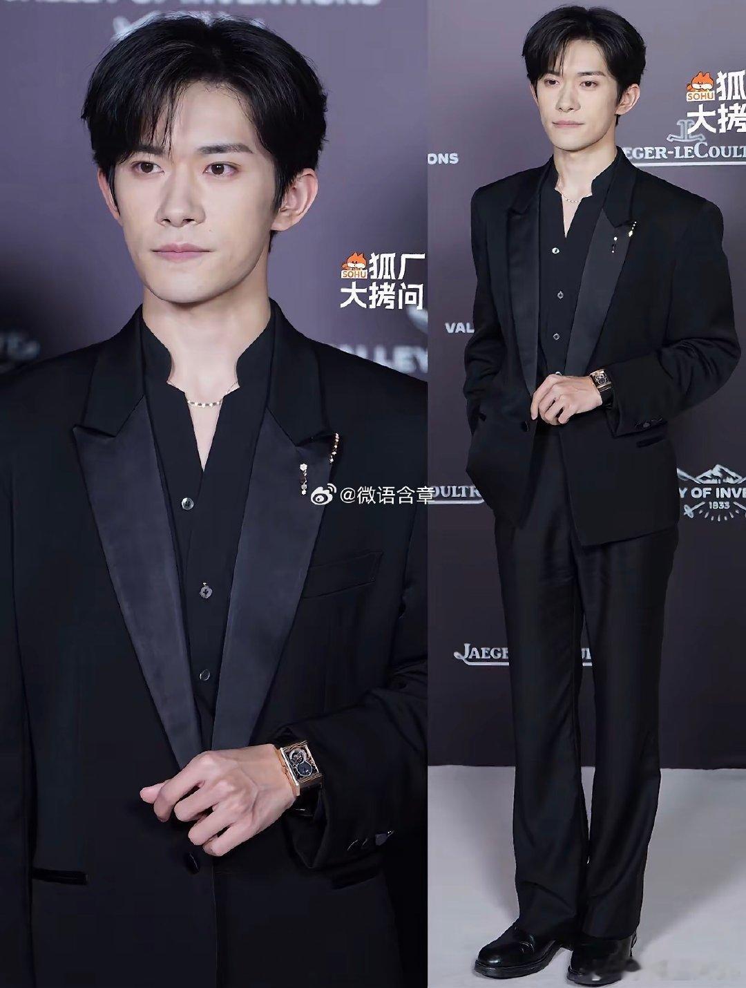 #章子怡和易烊千玺说了什么#
[微风]他们说了什么呀？估计是章子怡恭喜易烊千玺斩获百花影帝，直言《小小的我》这个角色太难演！章子怡以前评价：具备人气流量也绝对具备实力的就是易烊千玺。易烊千玺真是又帅又有实力…… ​