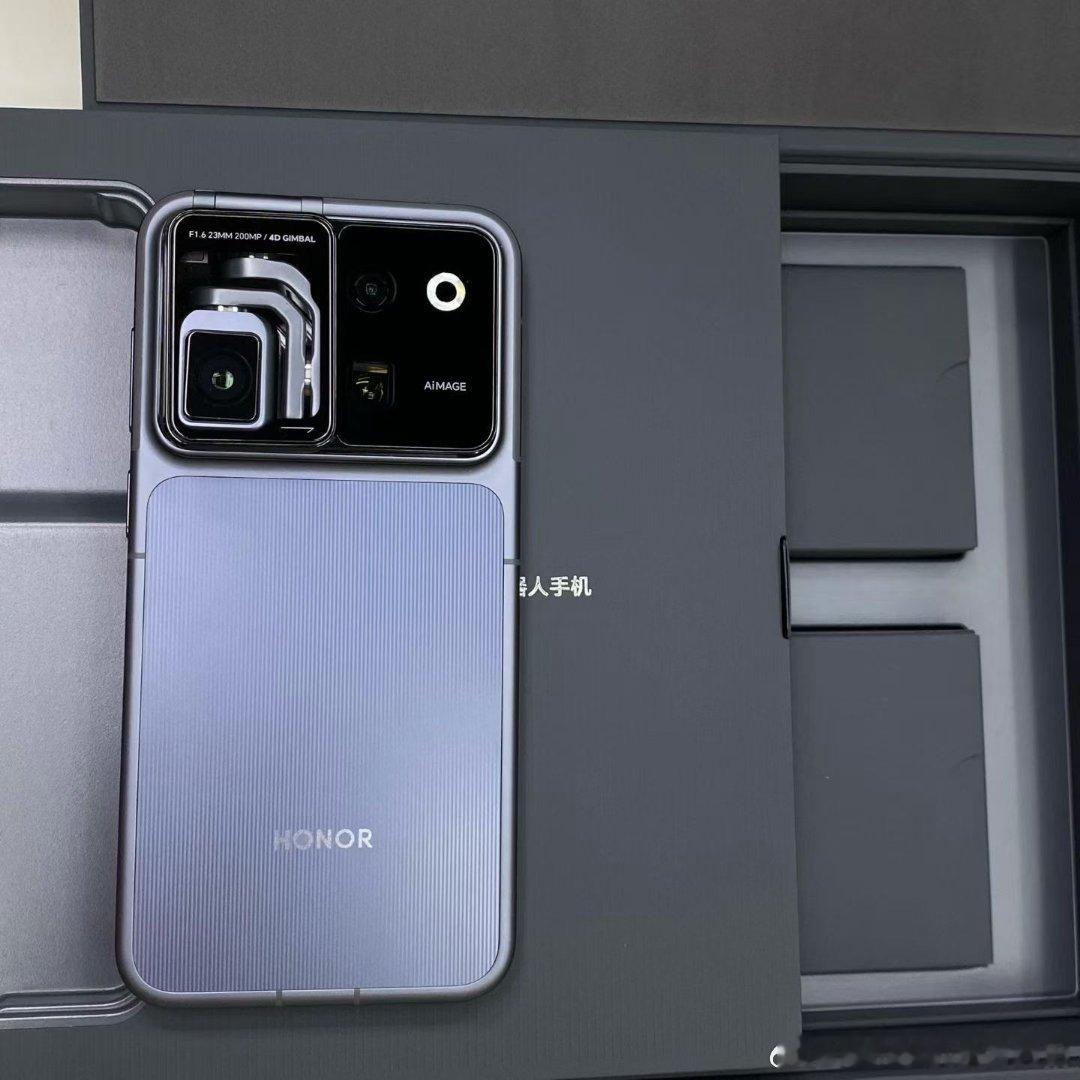 准新机！荣耀Robot Phone黑色16+1TB，外观99新带全套配件，电池100%，售后在保到27年8月20日好价  ​