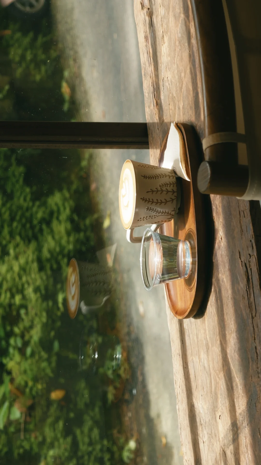 在深圳一个超绝氛围感的窗户坐下☕️