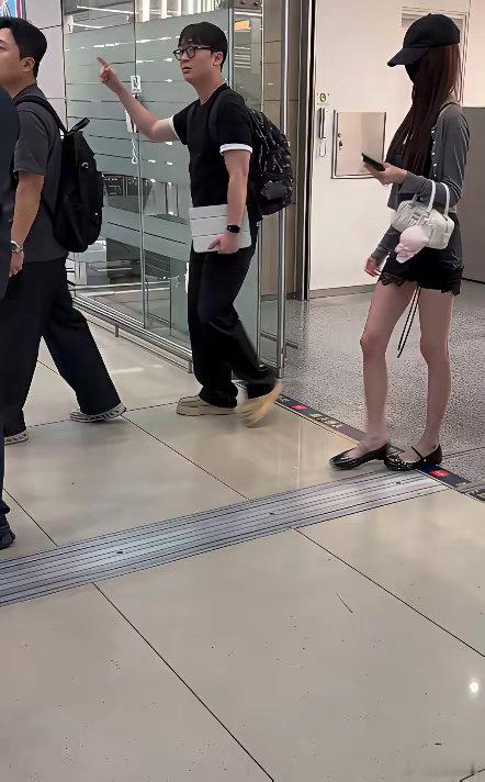 仁川机场偶遇张元英，就在我的面前🫢 ​