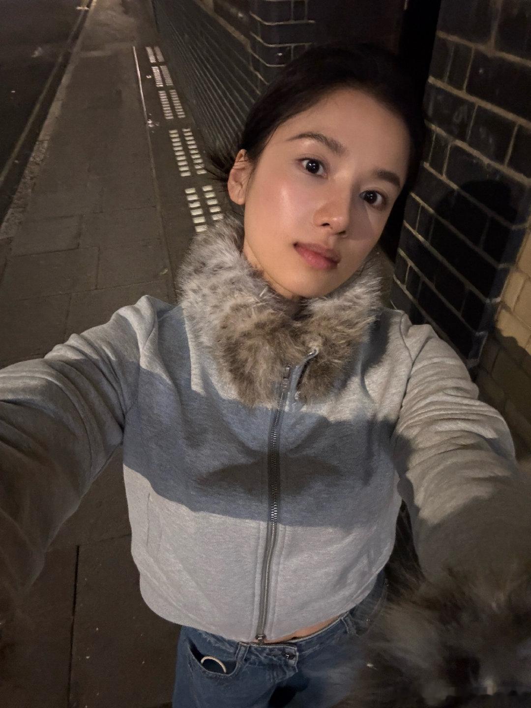 #张婧仪[超话]# zjy#张婧仪# zjy#张婧仪代言比亚迪秦max# zjy#张婧仪任冬雪# 

对视的那一秒 是否心跳也会共鸣.

​