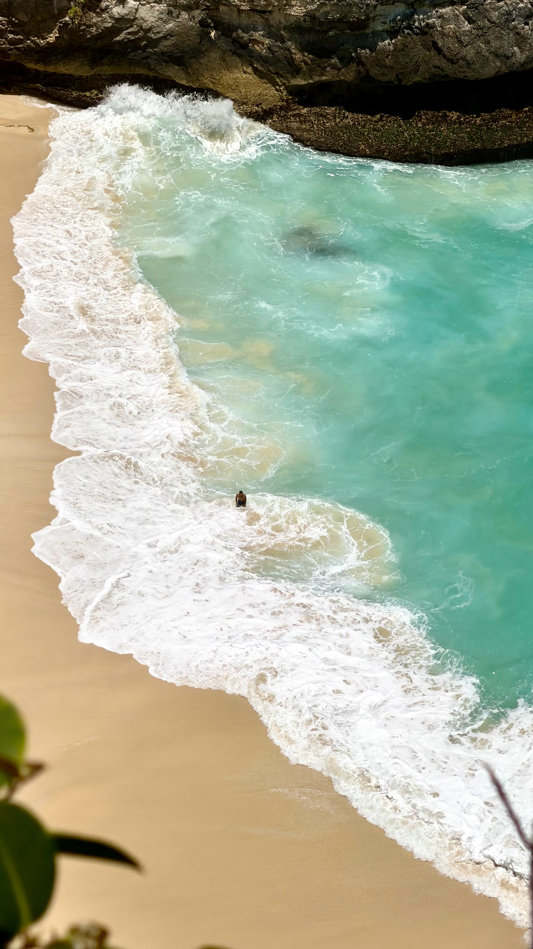 来到了苹果壁纸取景地🏝️海浪是我的裙摆  ​