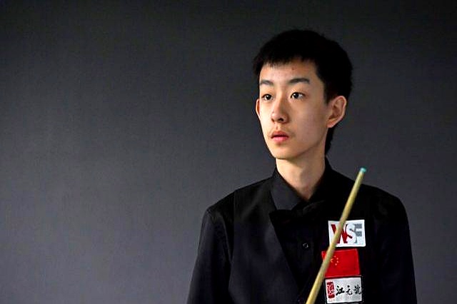北爱尔兰公开赛这首轮打得真是让人直摇头，中国香港选手张佳玮居然把奥沙利文给淘汰了，这冷门爆得简直没谁了
 

肖国栋又是一如既往的低迷，决胜局死拼硬打还是输给了克雷吉，反倒是徐思让人眼前一亮，硬生生把名将卡特拉下马
 

吴宜泽临阵退赛让人直呼可惜，直接送对手过了关，剩下还没上场的选手里面，赵心童和
