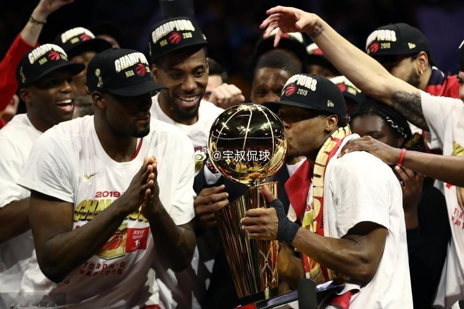 据多位NBA权威记者联合消息，持续多月的快船违规调查迎来关键进展，联盟...