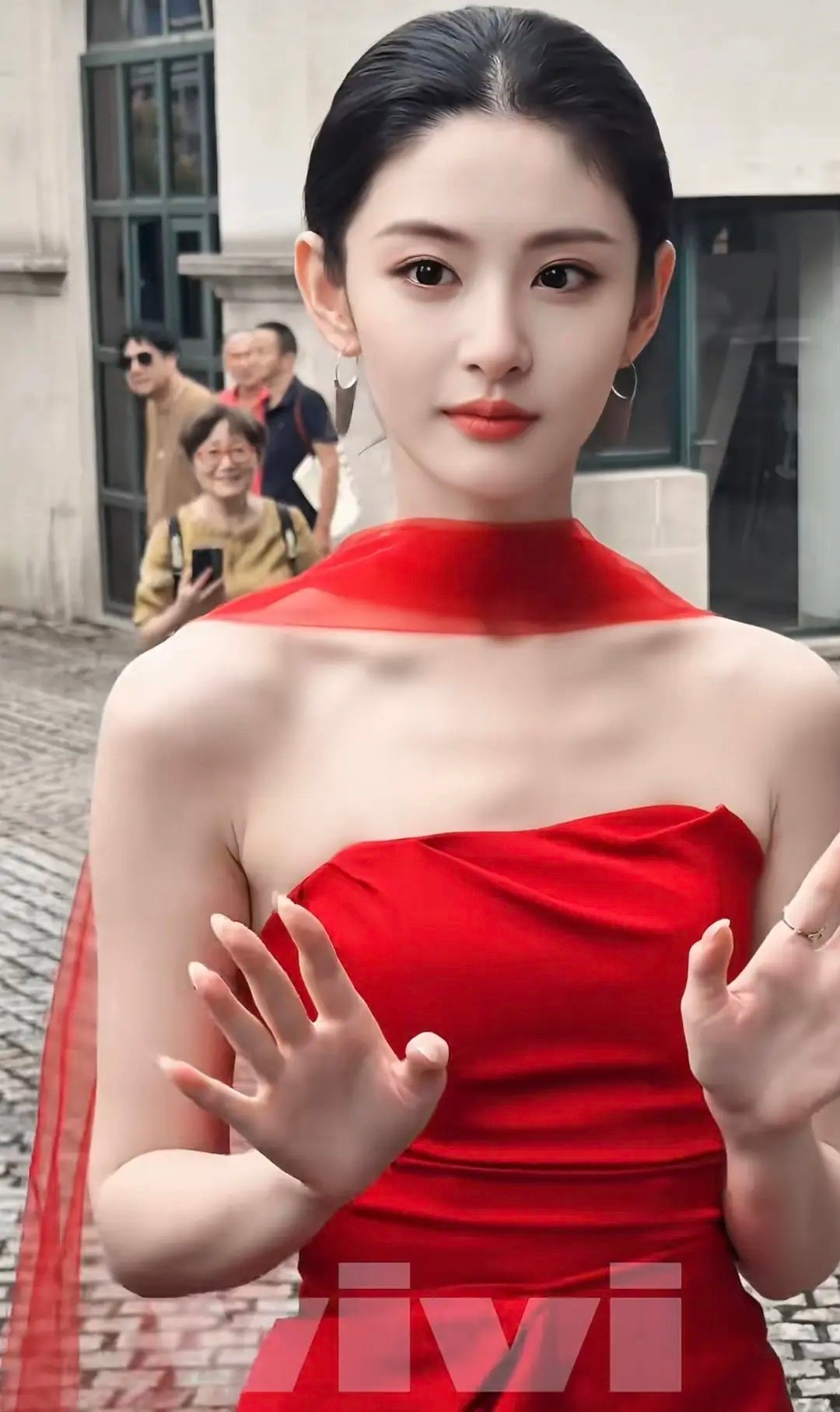赵晴有望靠脸成为00主力军吗
刷到今天开机这个贴头皮真的美到我了 ​