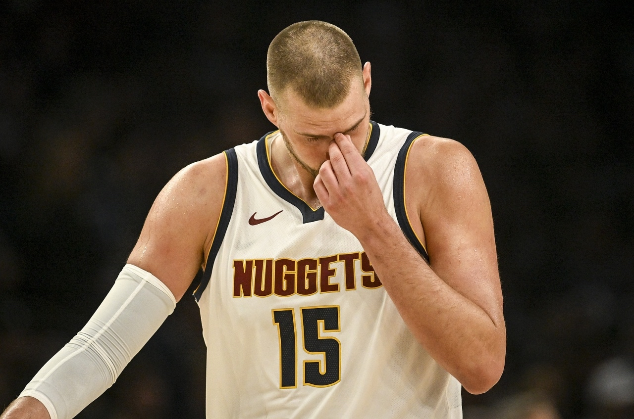 掘金真是走了狗屎运！ 1-2落后，G4客场作战，形势非常不利！ 但比赛...