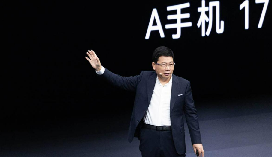 华为小米同一天&34;抢跑&34;苹果：折叠屏之战打到2万元，三种形态正面交锋

9月7日，华为和小米在同一天发布了各自的折叠屏旗舰，相隔仅四个半小时，而且都选在了苹果秋季发布会前两天——这在过去是很少见的，以往国产厂商都会主动避开苹果的&34;科技春晚&34;。

我觉得这次&