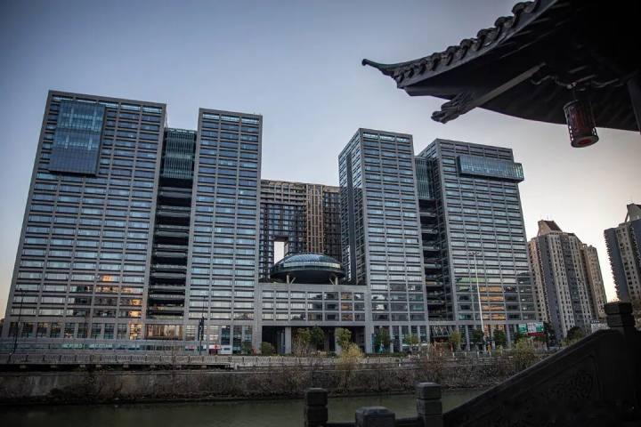 自“杭州六小龙”横空出世一年半来，杭州正将偶发的创新火花，系统性地培育...