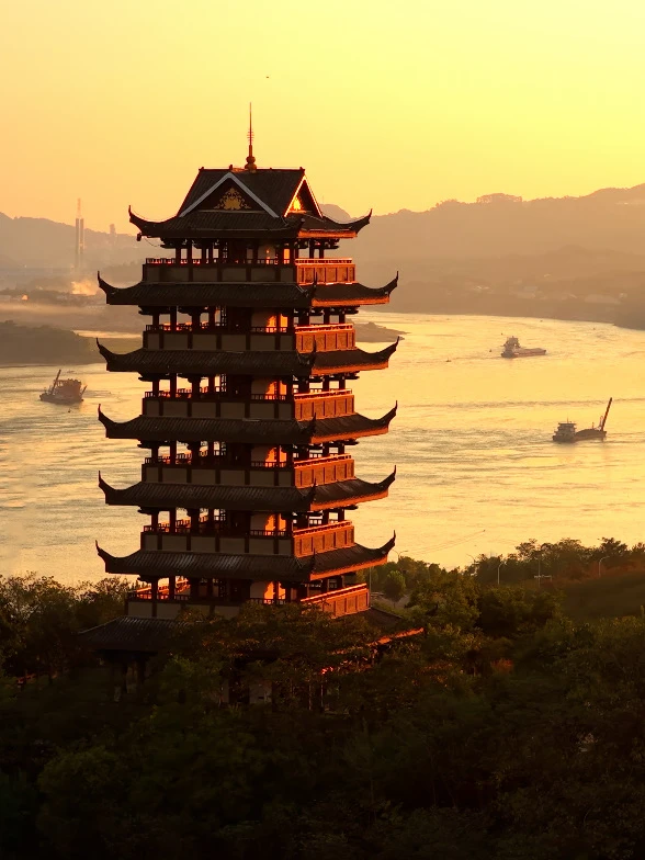 重庆，夕阳下的中式意境
