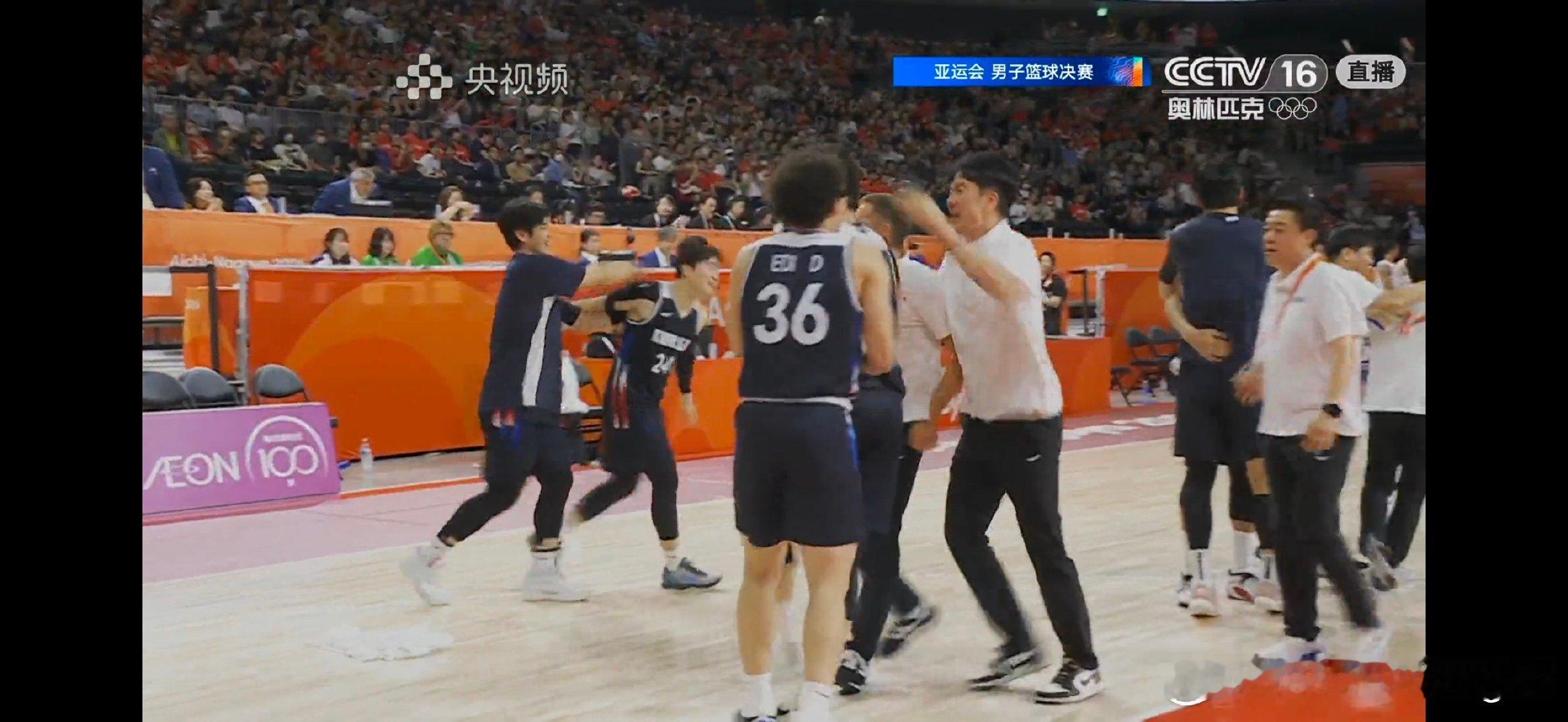 恭喜韩国男篮，可以集体免兵役了哈哈哈哈哈哈[哈哈] ​