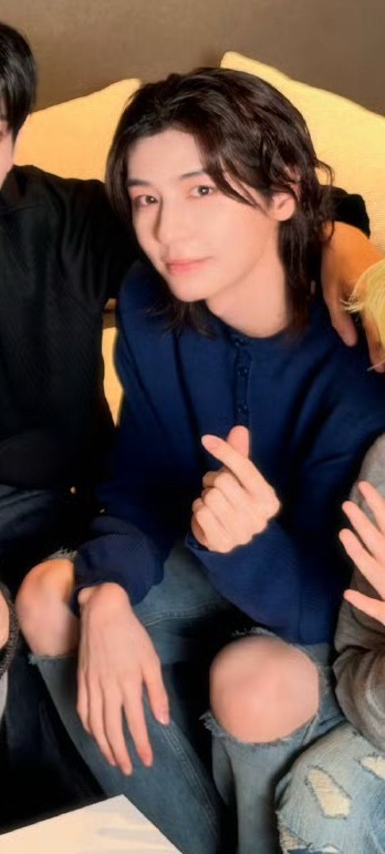 leehan金桐儇[超话]  🦁金桐儇1020生日快乐 261016 官博更新我们BND真的很有意思🧭入坑指南📣招新公告👑22岁生日应援🐽叽尼涵🐰翻译群审核 ​​​