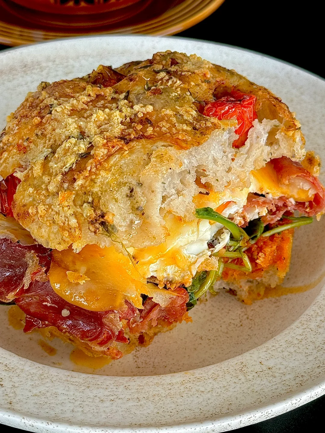 花几分钟煎个不一样的蛋吧！辣油火腿煎蛋🥪