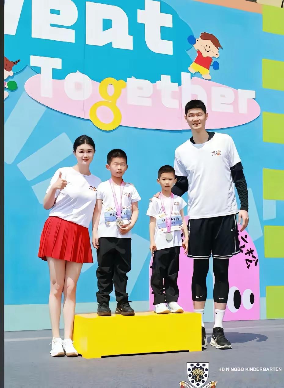 说真的，胡金秋的基本功一直都很扎实，在赛场上稳定发挥，是中国男篮里最靠...