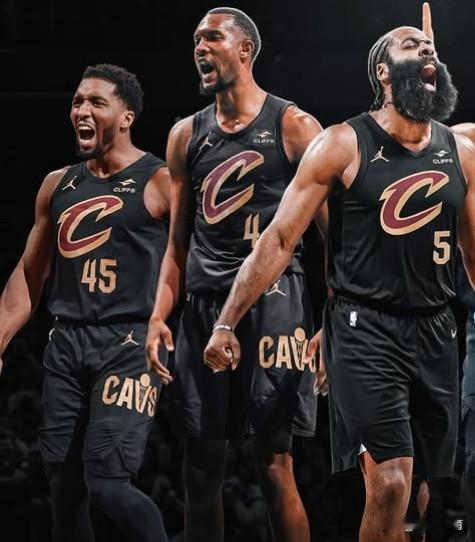 骑士队机会大好啊！  1、骑士队目前2-2打平猛龙，但接下来3场比赛有...