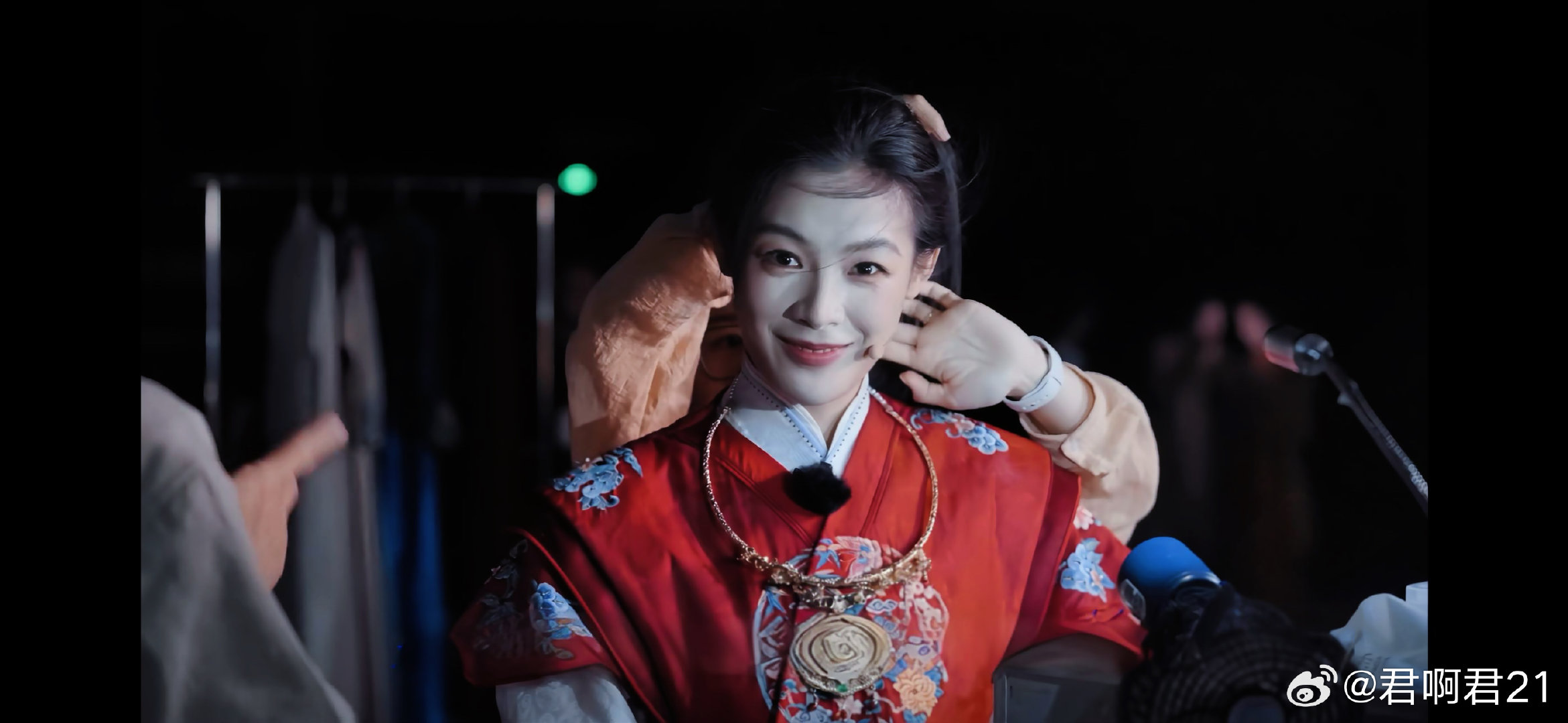 #陈丽君[超话]##陈丽君大哥小助理# 
眼里有光的俊俊 ​