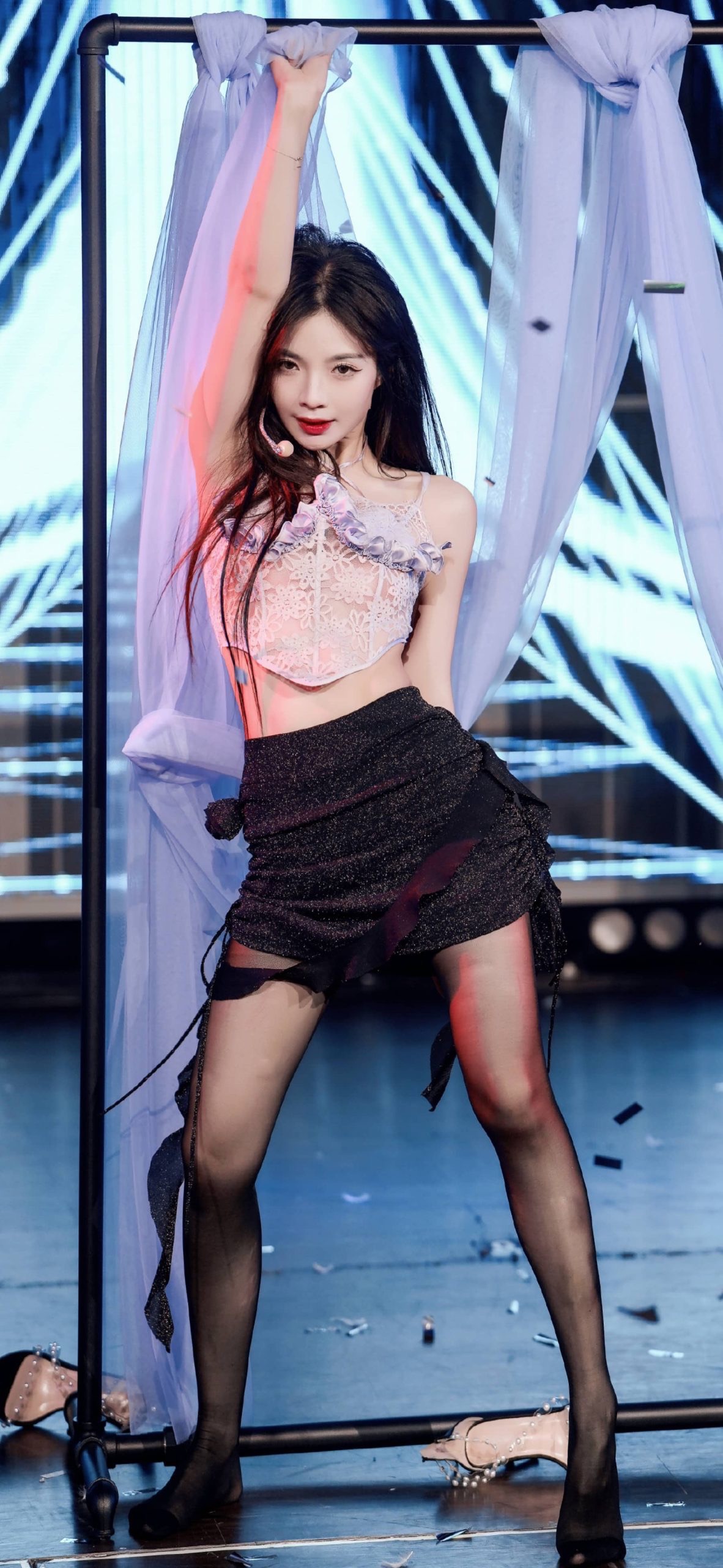 喻言舞台秀，超美黑丝高跟穿搭壁纸分享。