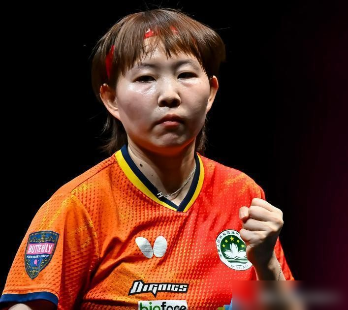 朱雨玲把王曼昱干了，3：1，上来就爆冷，国乒女团0：1落后。
这还没完，第四盘孙颖莎对朱雨玲，第一局11：5，第二局4：7落后连追7分直接翻，第三局11：1，整场只让朱雨玲拿了13分。
9月20日亚运女团小组赛，中国女团3：1拿下澳门队，孙颖莎独砍两分。
两个月没打比赛，一回来就这状态。孙颖莎