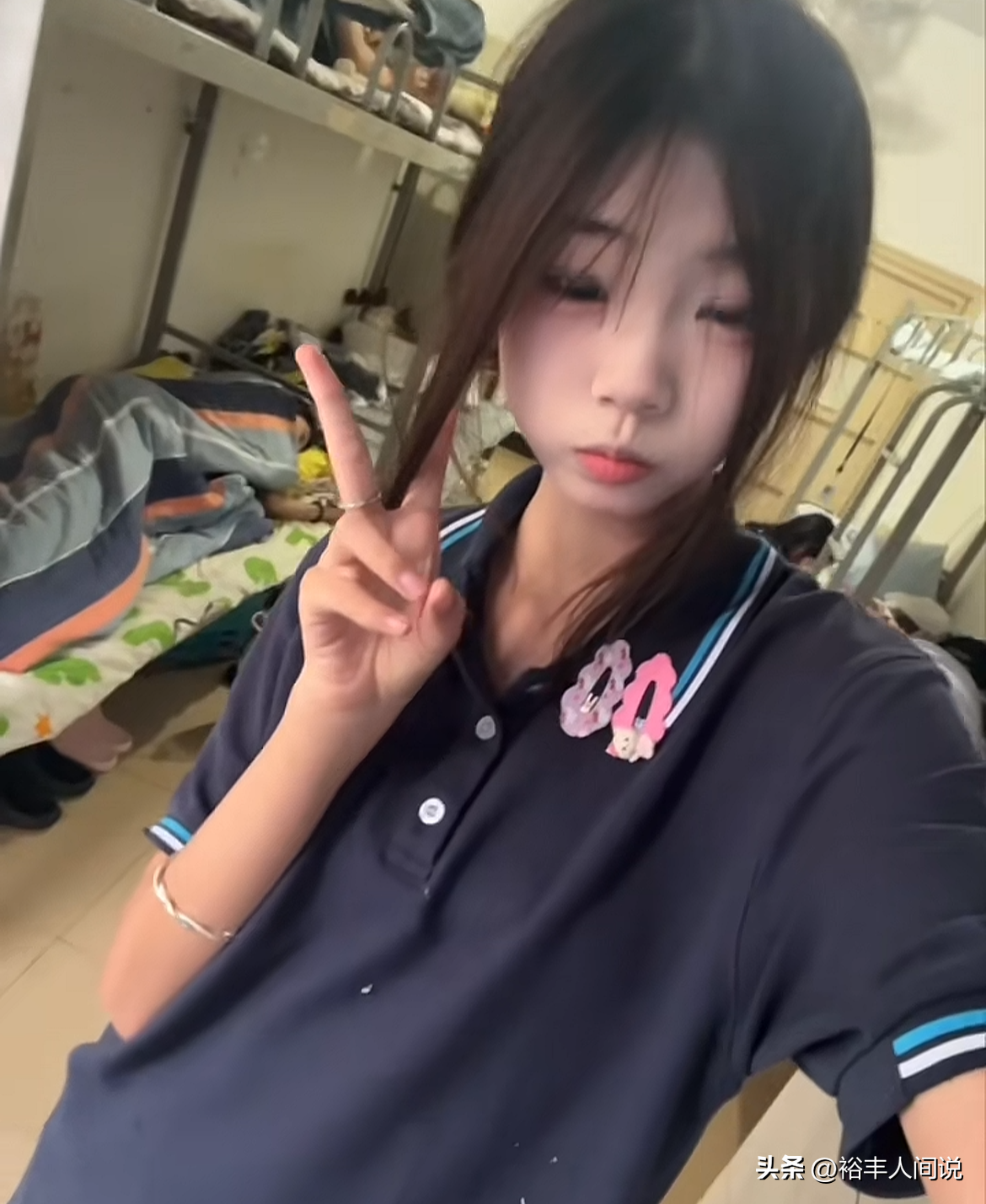 重庆18岁女孩张晨钰去世，单臂纹身，知情人透露原因，妈妈留言悲痛悼念
前后两年变