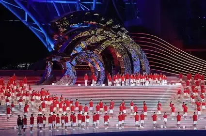 中国亚运会代表团被日本为难？名古屋亚运会主火炬还没点燃，中国代表团反倒先闯进了一场场外“障碍赛”。

住宿打散、名额收紧、赛场跨越大半本州，再加上抽签扎堆碰强敌，四道坎接连压来，这趟客场出征，开局就透着不寻常。

真正让人不舒服的，不是邮轮、酒店，甚至也不只是那几场抽签。

是运动员还没站上赛场，时