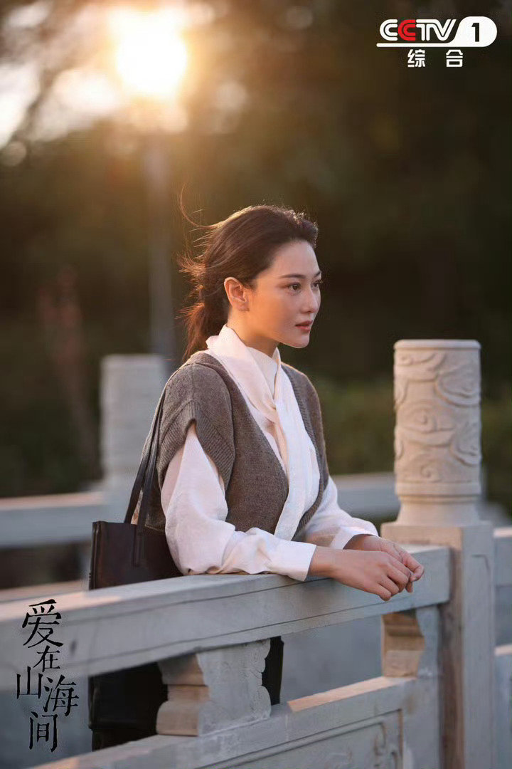 #张馨予正式进入正剧女主时代#
谁说女演员一定要瘦？张馨予拍援藏医生苏可，在高原保留体重扛高反，身体难受也不耽误拍戏，专注诠释医者的韧性与温度，正式进入她的正剧女主时代（cr.网络） ​