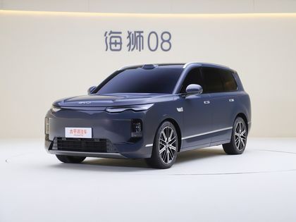 王阳新座驾比亚迪海狮08正式上市，指导价22.99万起，作为搭载闪充技术的大型科技旗舰SUV，它的续航与补能实力让人眼前一亮。
全系原生闪充平台，依托800V高压架构+第二代刀片电池，常温环境下，5分钟就能把电量从10%充
