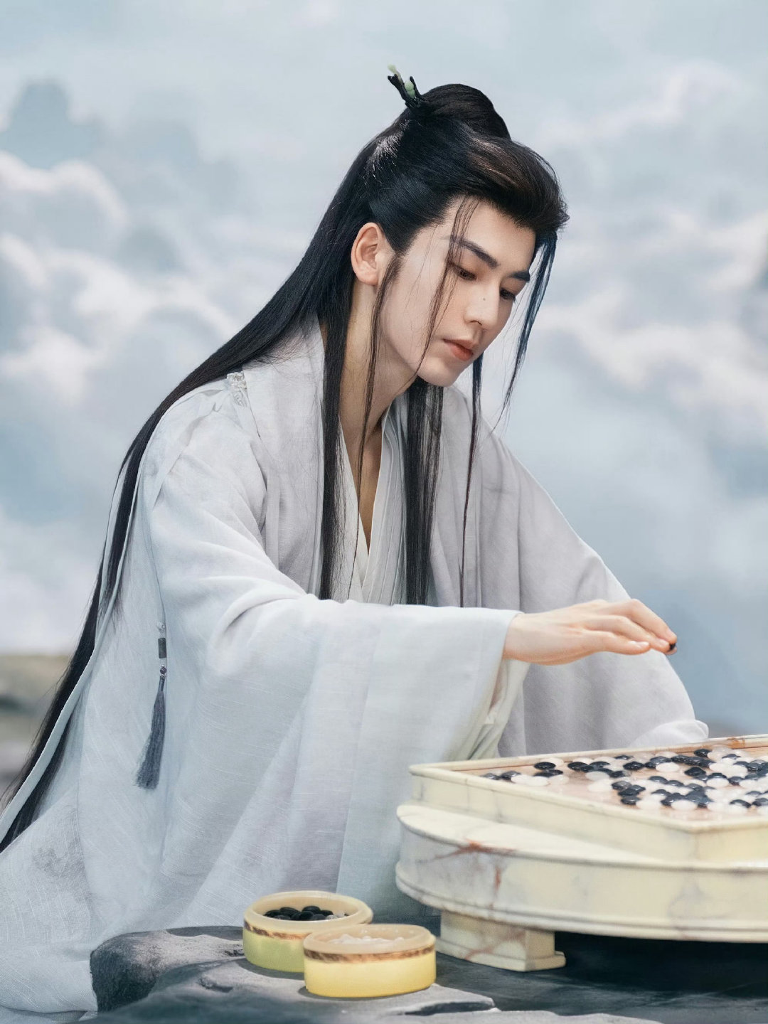 天生就是姓谢的
#张凌赫峨眉预告压轴##张凌赫天选谢家人又在发力了# ​