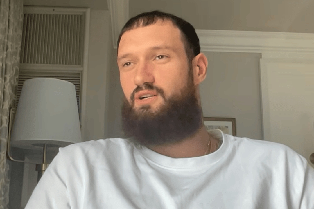 马穆谈到东契奇的时候表示：

“卢卡是我遇到过。”

“最棒的领导者了。”

“他知道如何让球队更加团结。”

“他是超级巨星。”

“但是没有任何的架子。”

“跟每个人关系都很好。”

“这有利于球队的团结。”

“让我们更有凝聚力。”