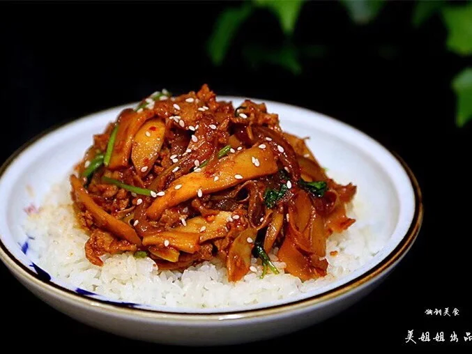 韩式辣酱杏鲍菇盖饭：便当必备