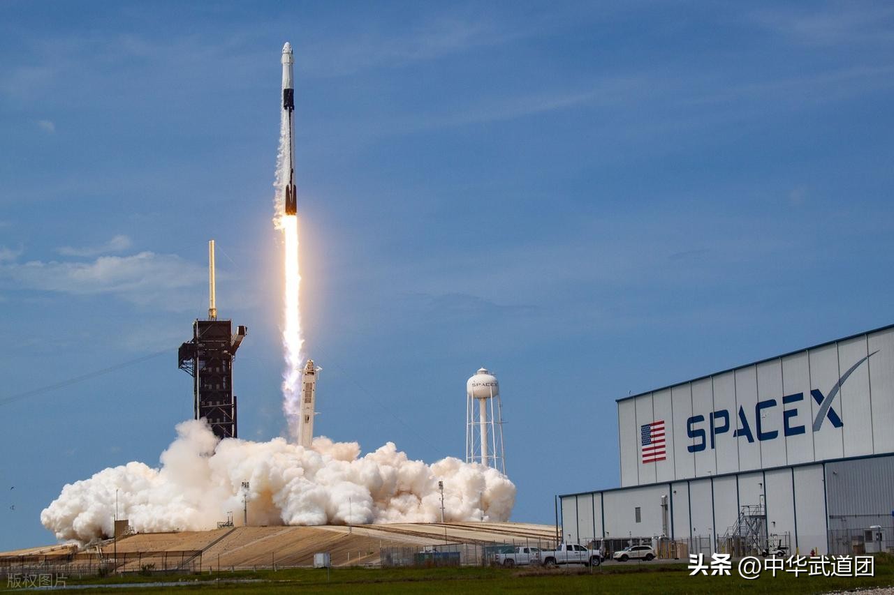 不止星链！马斯克打响太空AI，英伟达算力正式进驻近地轨道