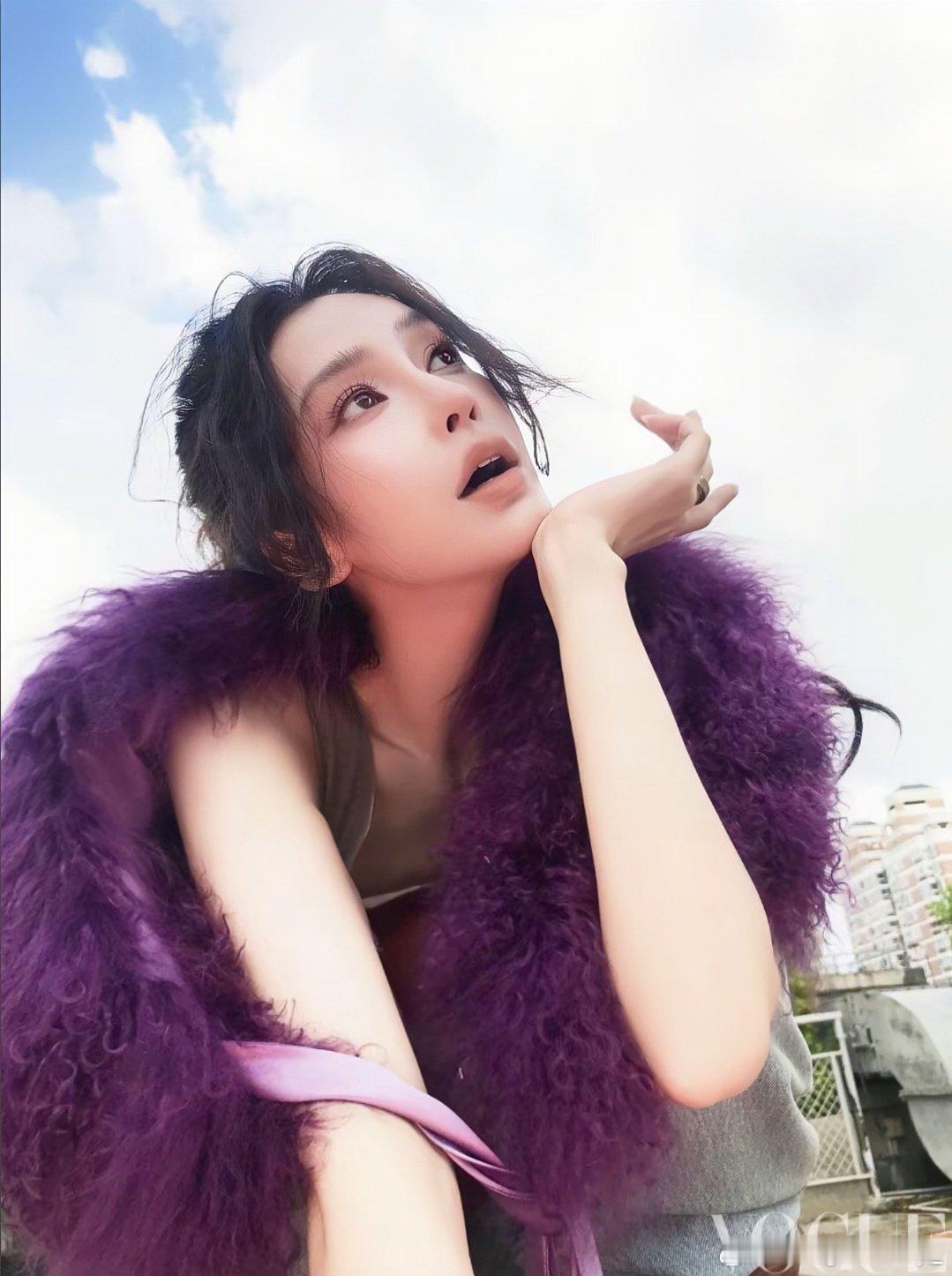 #angelababy[超话]# [送花花]#angelababy#[心]#VOGUE工作人员夸Angelababy# 

＂没有人可以规定风的形状，没有人可以规定你怎样发光𝓝𝓸 𝓸𝓷𝓮 𝓬𝓪𝓷 𝓭𝓲𝓬𝓽𝓪𝓽𝓮 𝓽𝓱𝓮 𝓼𝓱𝓪𝓹𝓮 𝓸𝓯 𝓽𝓱𝓮 𝔀𝓲𝓷𝓭, 𝓷𝓸 𝓸𝓷? ​