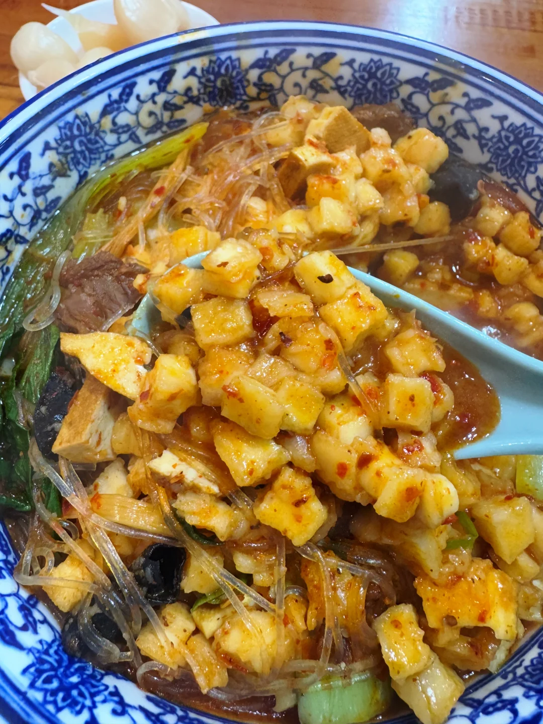 跟着西安本地人吃羊肉泡馍