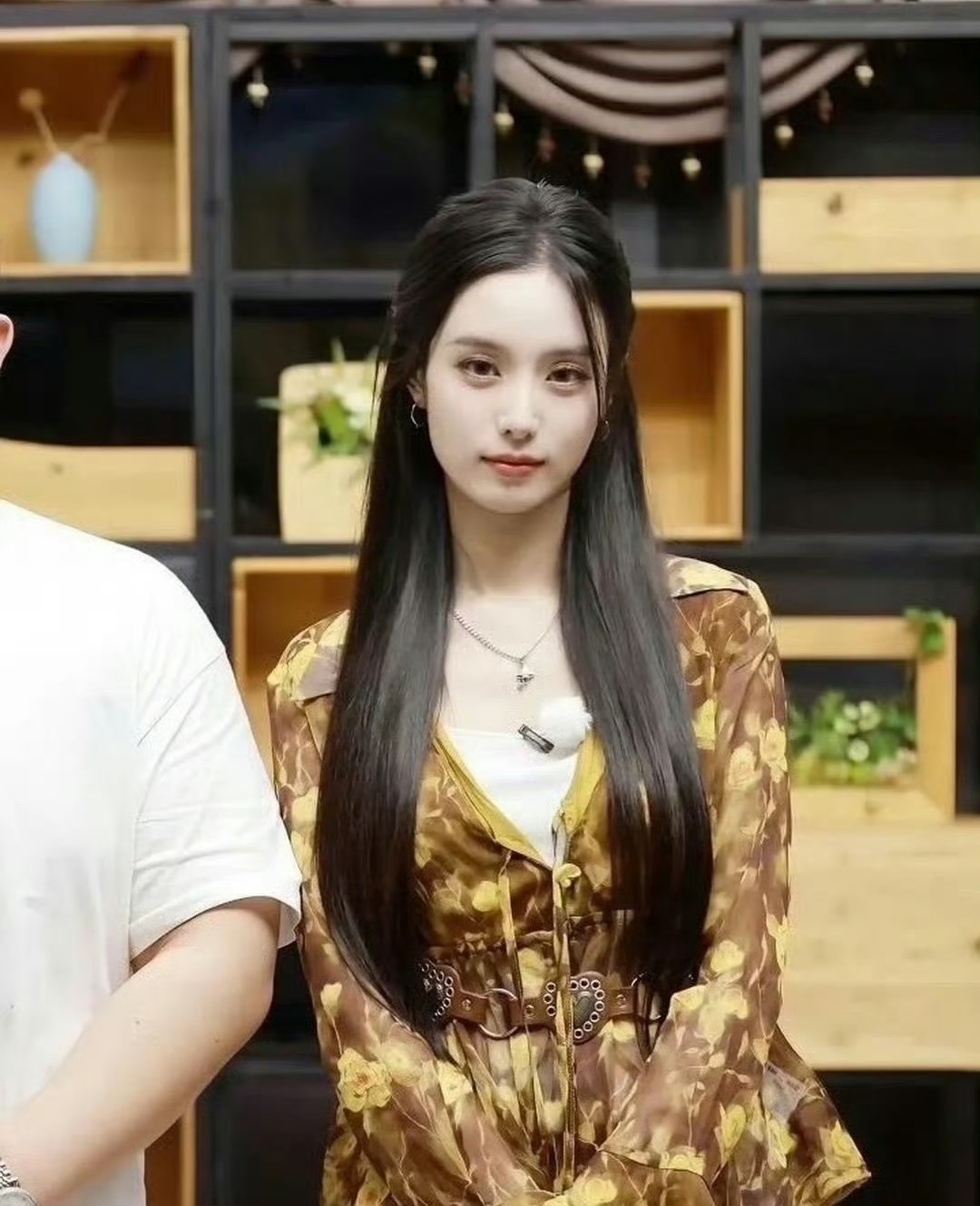 徐艺洋和路人合影照，这颜值怪不得能迷住黄子韬！