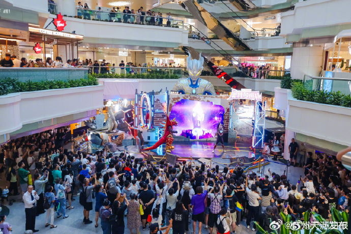 【 据介绍，位于广州天河路的天河城百货四楼电器馆与精品超市目前已完成撤...