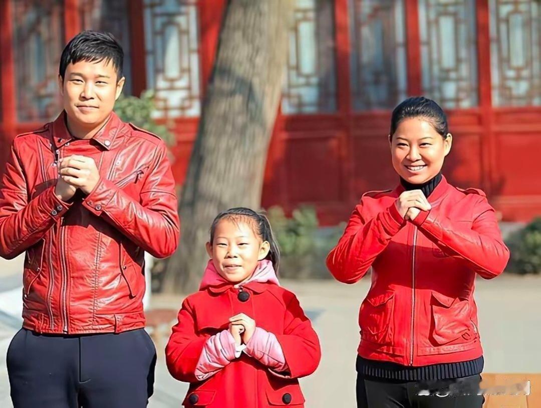 天知道  沈佳润脸上动了多少刀子 ​