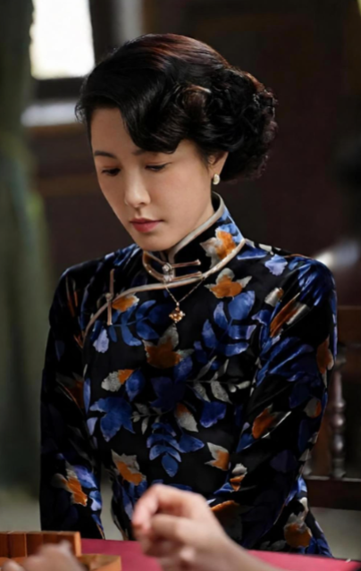 32集谍战剧，李晨曾黎领衔主演，多位实力派同台飙戏，剧情环环相扣，收视强劲，熬夜也要追

李晨一直都是我比较喜欢的男演员，不管是《士兵突击》还是《生死线》我都非常爱看，他身上自带少年倔强的气质，演技质朴有张力，既能演绎热血纯粹的少年，也能拿捏历经世道磨难、完成思想蜕变的乱世小人物，人物成长刻画十分到