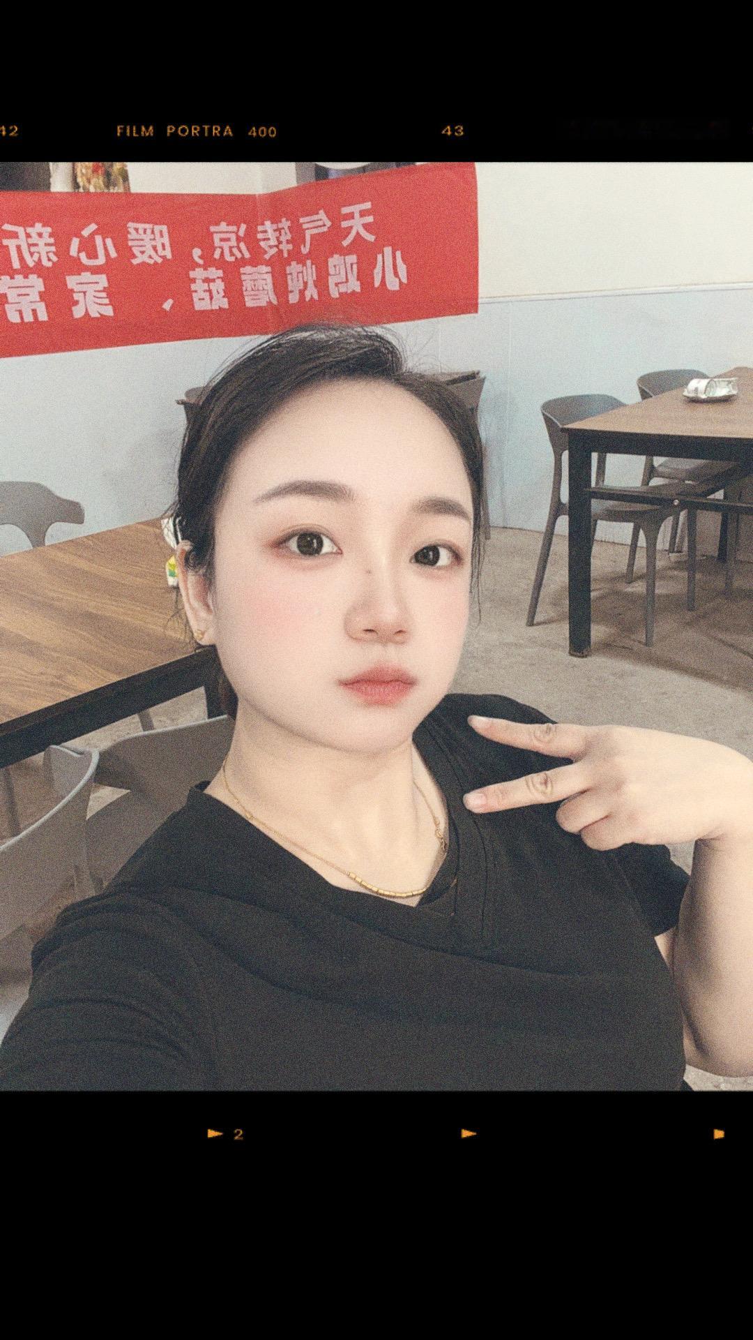 以前我总以为，遇到不舒服的事，一定要解释清楚……后来明白，有些关系不是说清就会变好的！有些人，你越解释，反而越累！王铮亮谭松韵小半 你的冷静反衬的我更像个疯子！