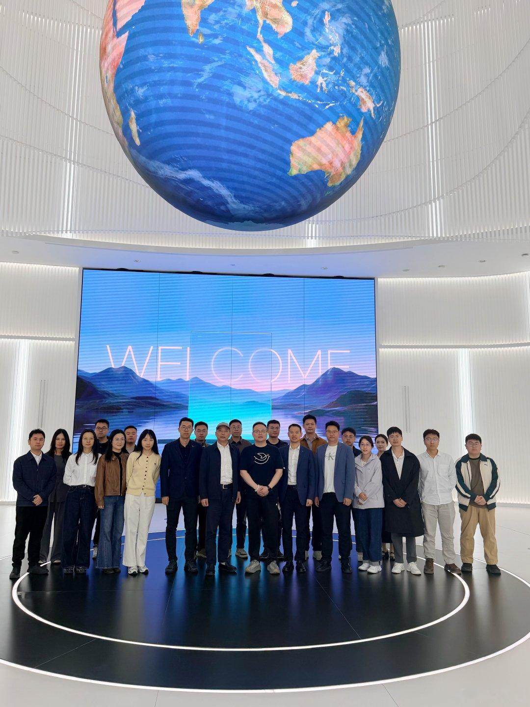 4.14
这天没上班
上午去参观了字节跳动总部
下午听了翟东升教授的讲座
听爽了 ​