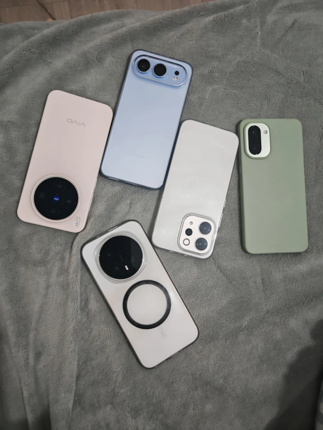 听劝！用了这么多手机，我得出来一个恐怖结论，现在手机真的越来越再难以拉...