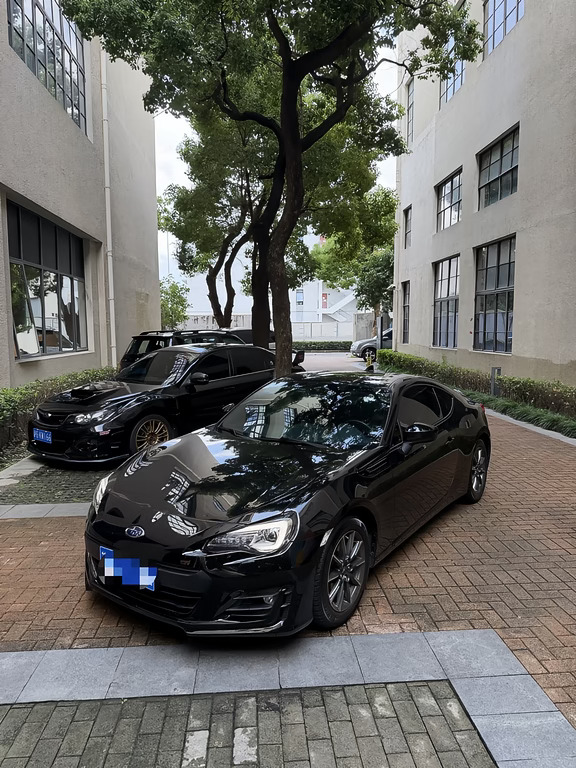 15万 一台快十年的老车 如今还有人愿意为当初的心动买单吗？ 2017款 斯巴鲁BRZ 2.0L 手动挡 Type- S版 原版原漆 里程4.36万公里 保真！#斯巴鲁#斯巴鲁BRZ #brz手动挡 #我的梦想车 #手动档才有的乐趣 #玩车是一种态度 #汽车文化 #撸车日常