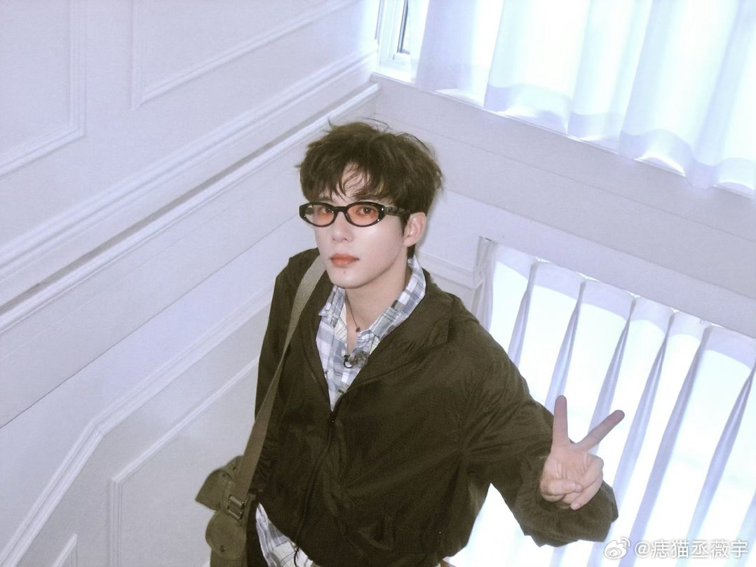 #王安宇[超话]##王安宇一念江南# way #王安宇陆轻舸#

丝丝烟雨绕姑苏，时光缓缓度春秋，岁月藏尽江南韵，细雨流年皆是情深。 ​